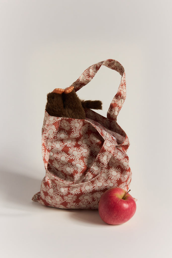 Totebag with red daisy print
