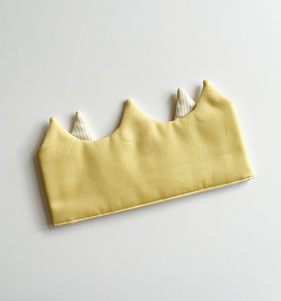 Yellow queen's crown play hat